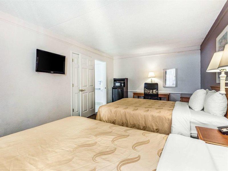 Quality Inn & Suites Airport Charlotte Zewnętrze zdjęcie