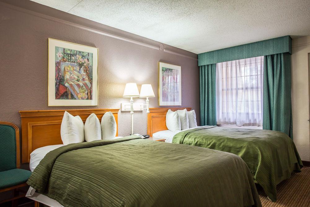 Quality Inn & Suites Airport Charlotte Zewnętrze zdjęcie
