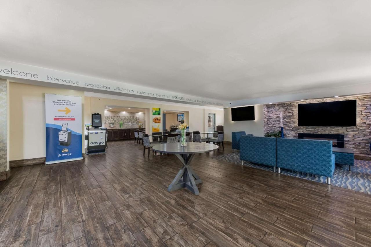 Quality Inn & Suites Airport Charlotte Zewnętrze zdjęcie