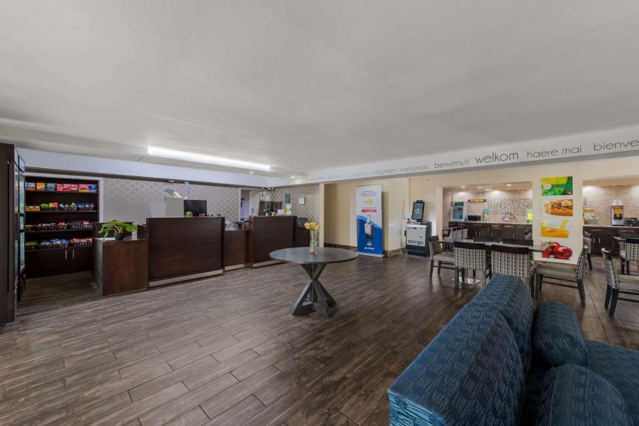 Quality Inn & Suites Airport Charlotte Zewnętrze zdjęcie