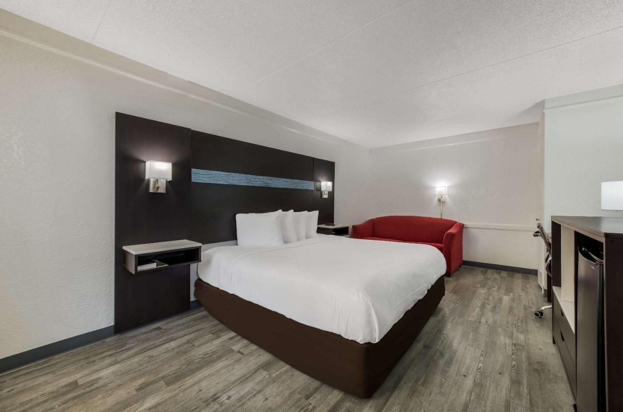Quality Inn & Suites Airport Charlotte Zewnętrze zdjęcie
