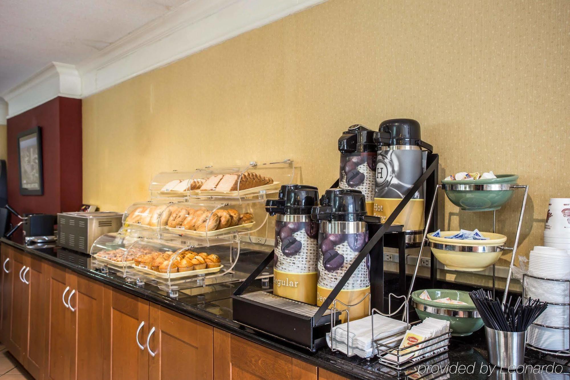 Quality Inn & Suites Airport Charlotte Zewnętrze zdjęcie