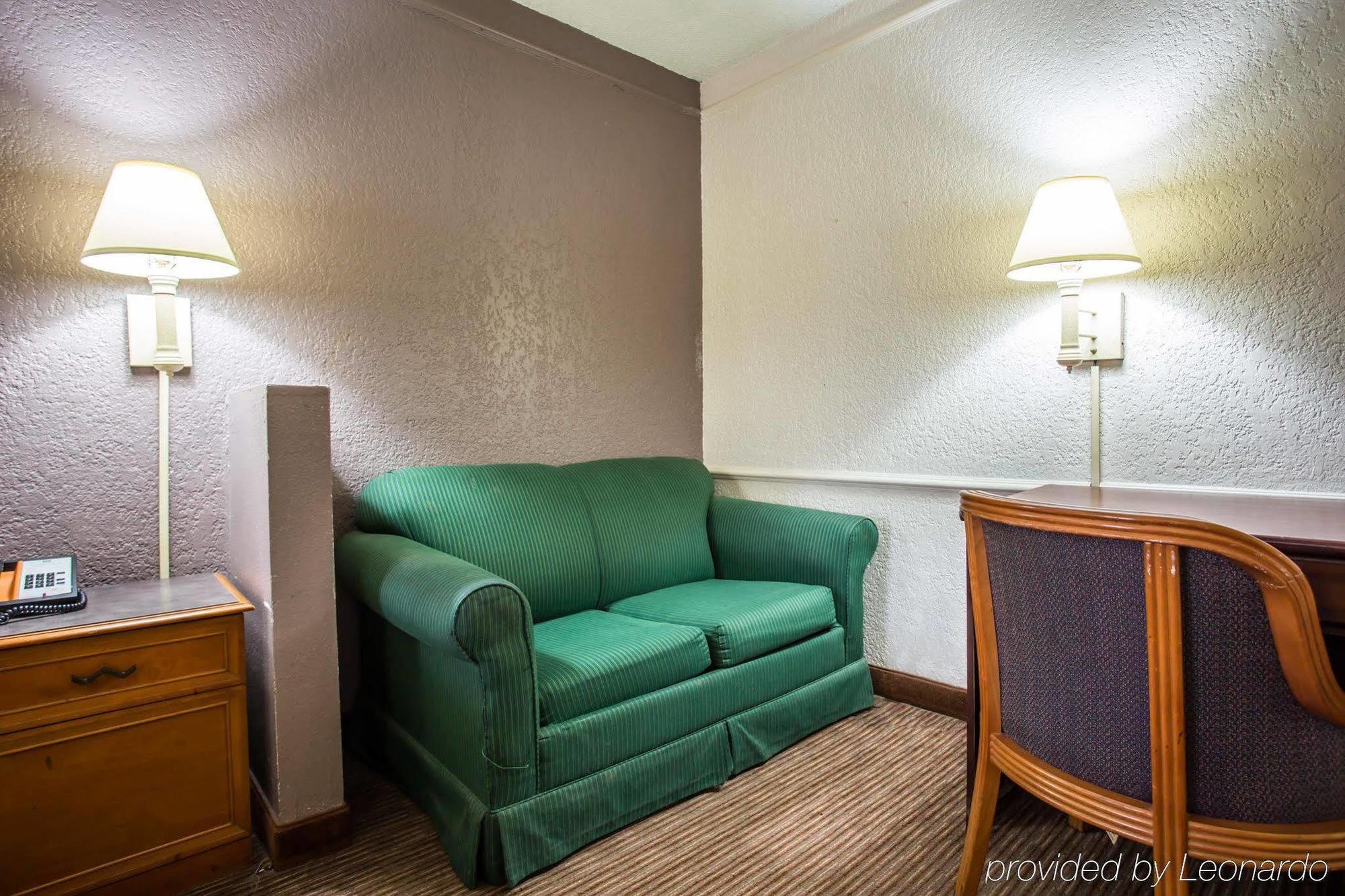 Quality Inn & Suites Airport Charlotte Zewnętrze zdjęcie