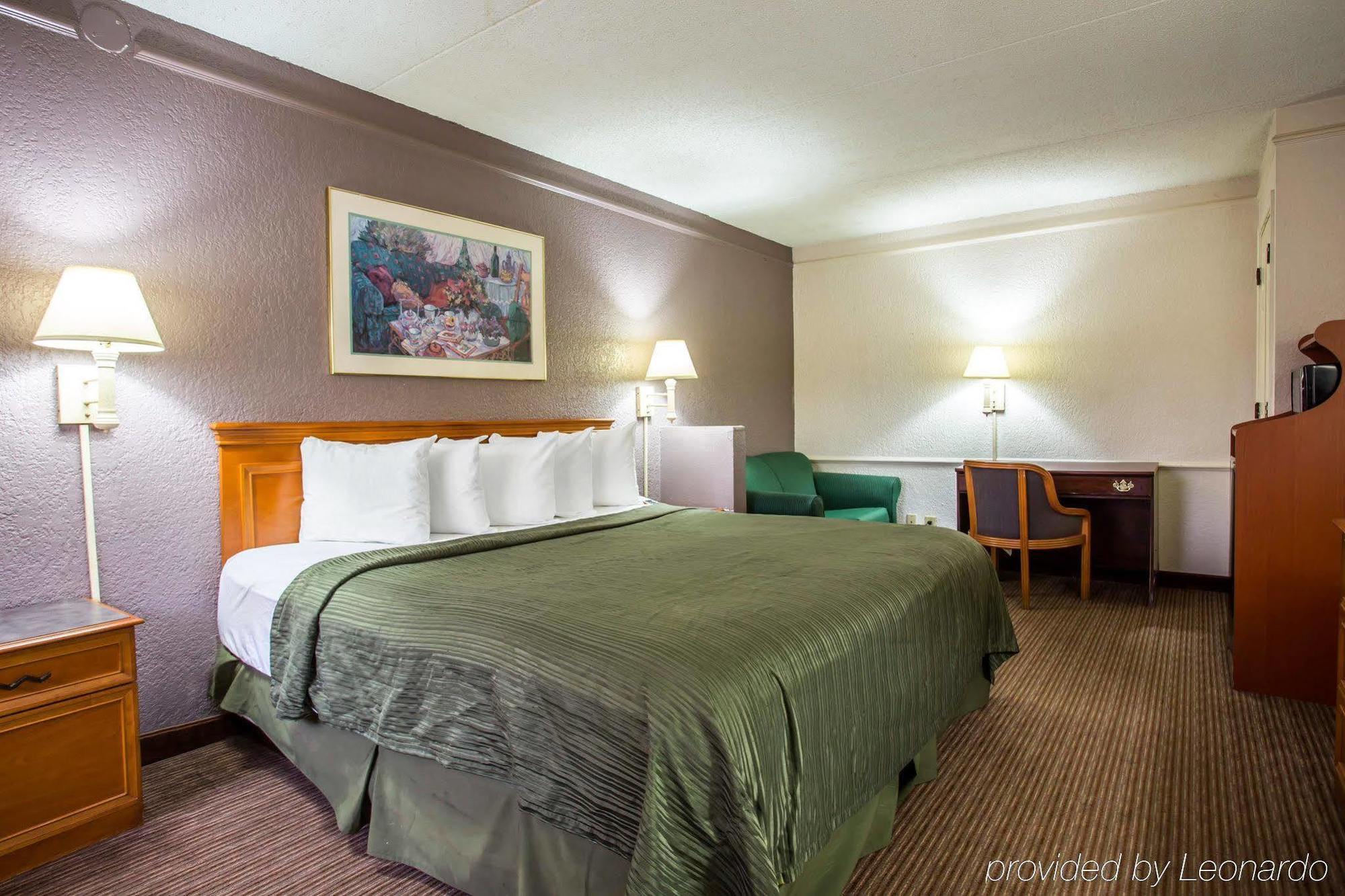 Quality Inn & Suites Airport Charlotte Zewnętrze zdjęcie