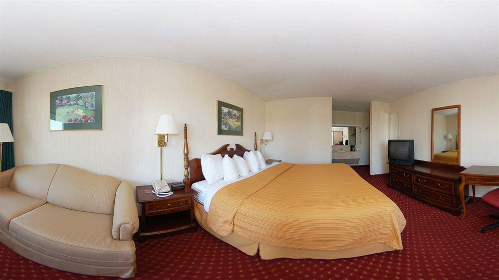 Quality Inn & Suites Airport Charlotte Zewnętrze zdjęcie